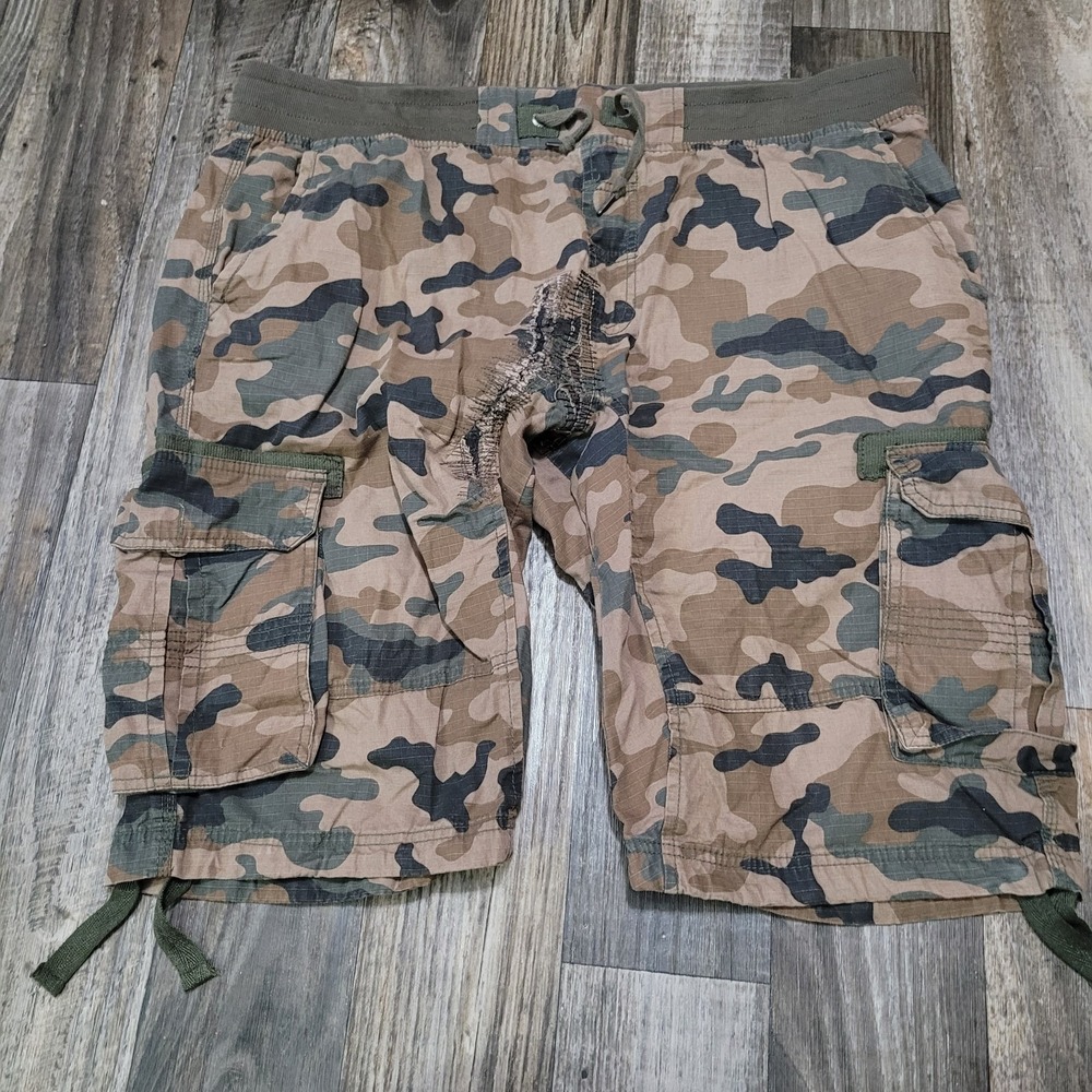 Vintage Southpole Cargo Shorts Men's 3XL Camo 13" Inseam Baggy Y2K Skater Grunge